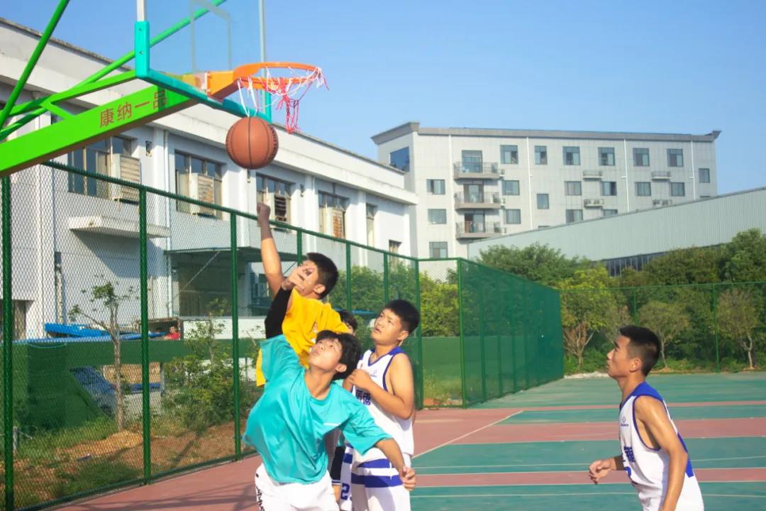 展自我风采 扬拼搏精神——咸宁振宁技工学校校园篮球赛(图7)