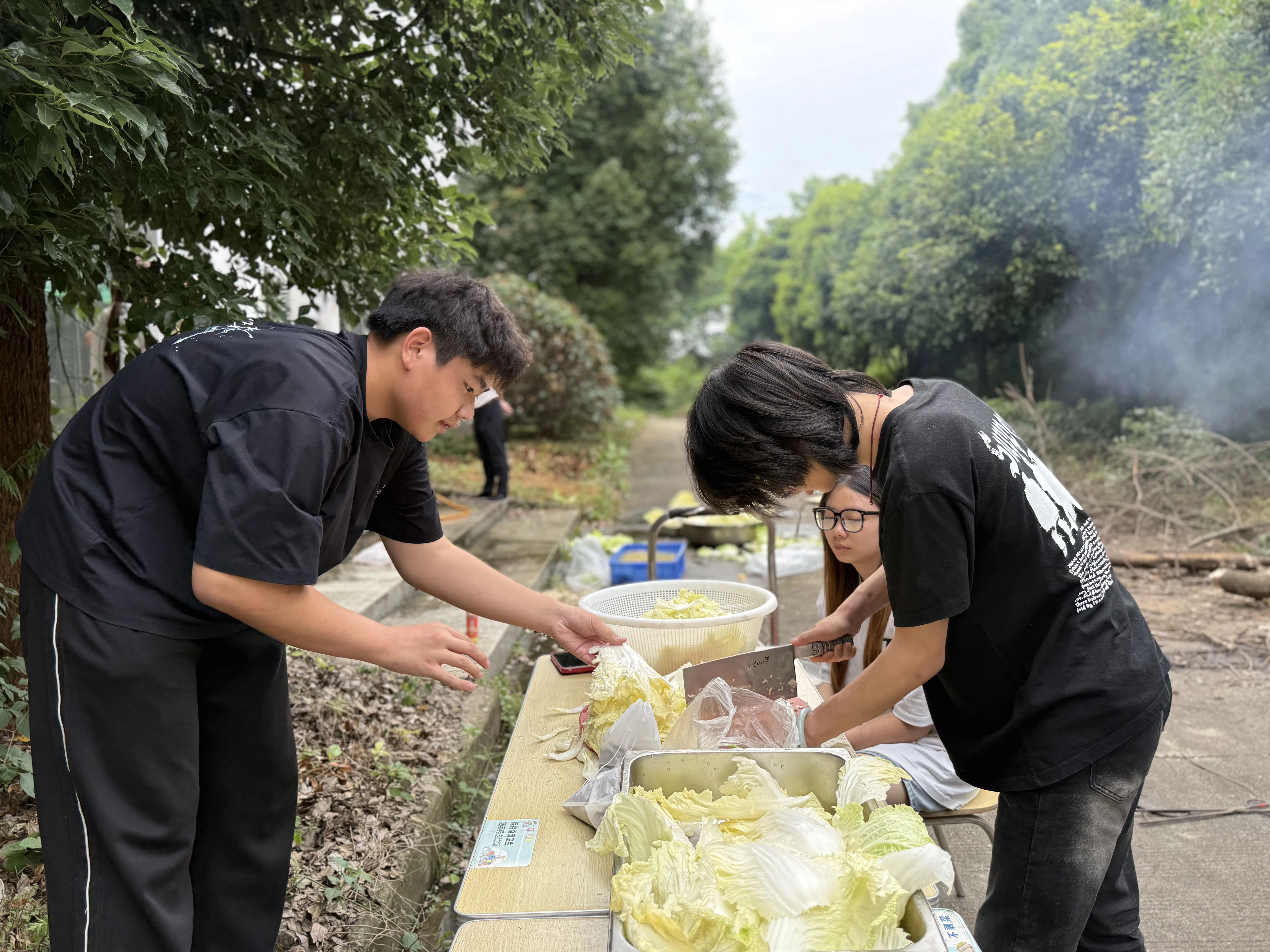 端午浓情，食味安康｜咸宁振宁技工学校师生牛头宴温情开席(图4)