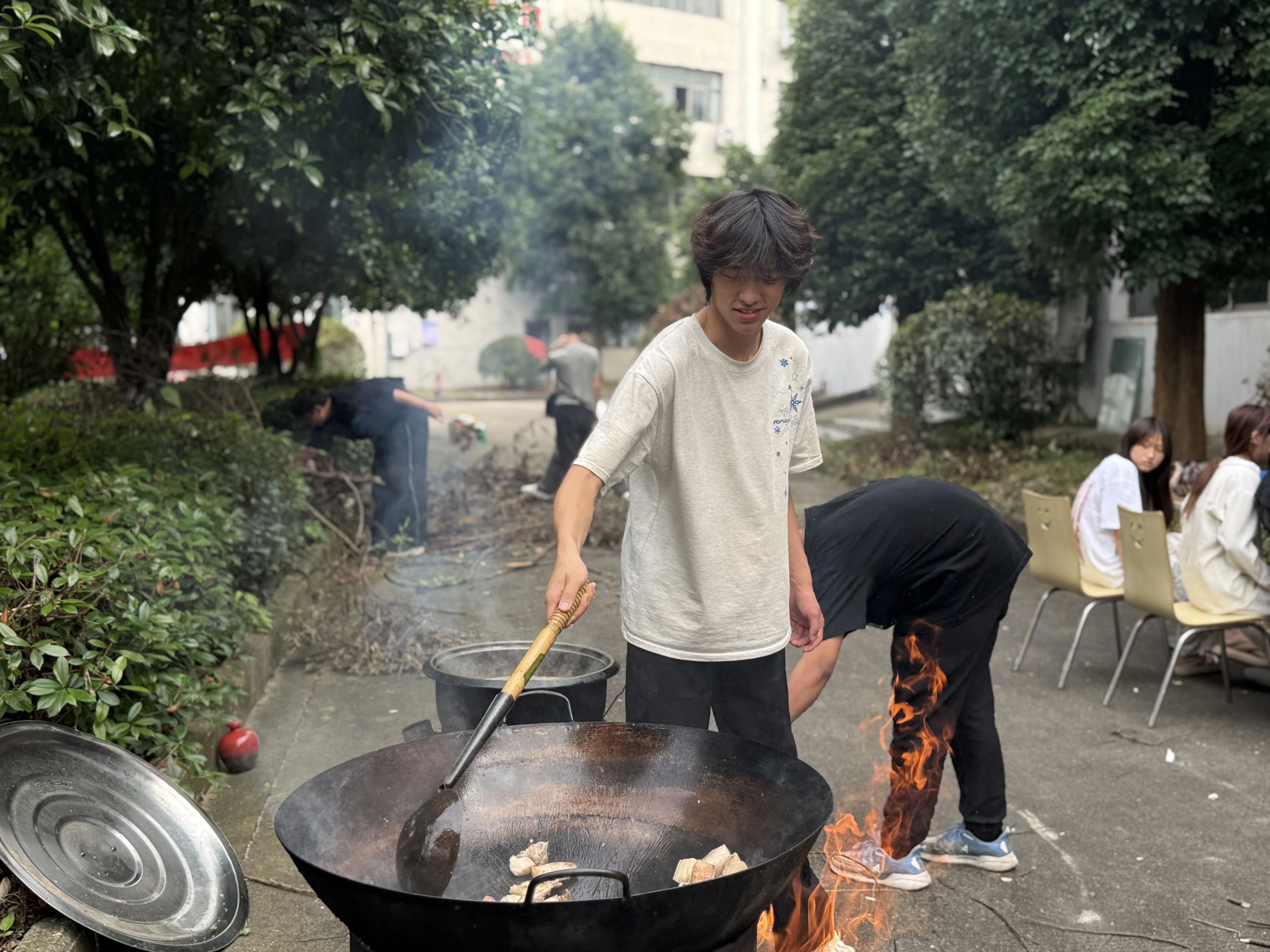 端午浓情，食味安康｜咸宁振宁技工学校师生牛头宴温情开席(图12)