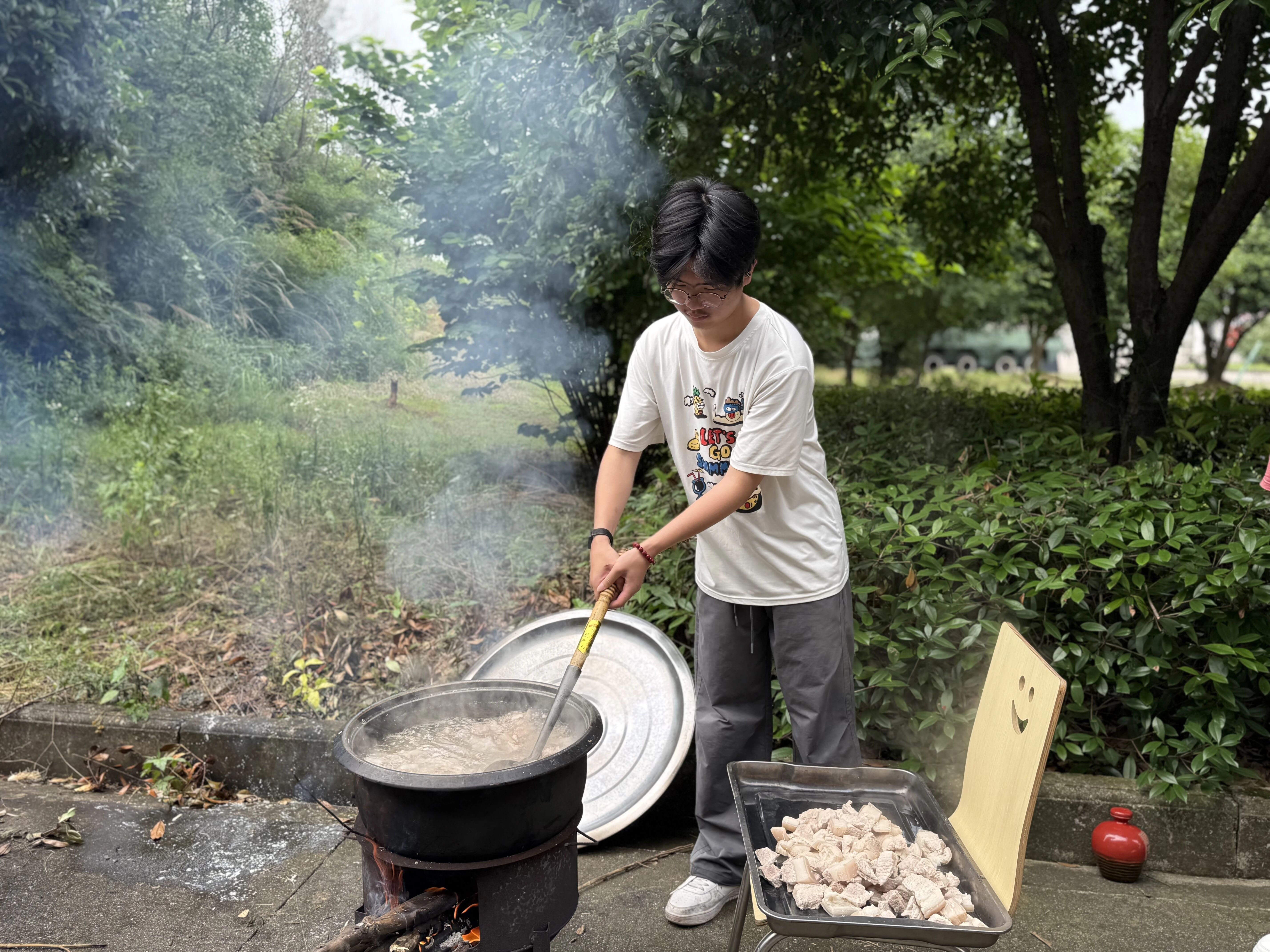 端午浓情，食味安康｜咸宁振宁技工学校师生牛头宴温情开席(图13)