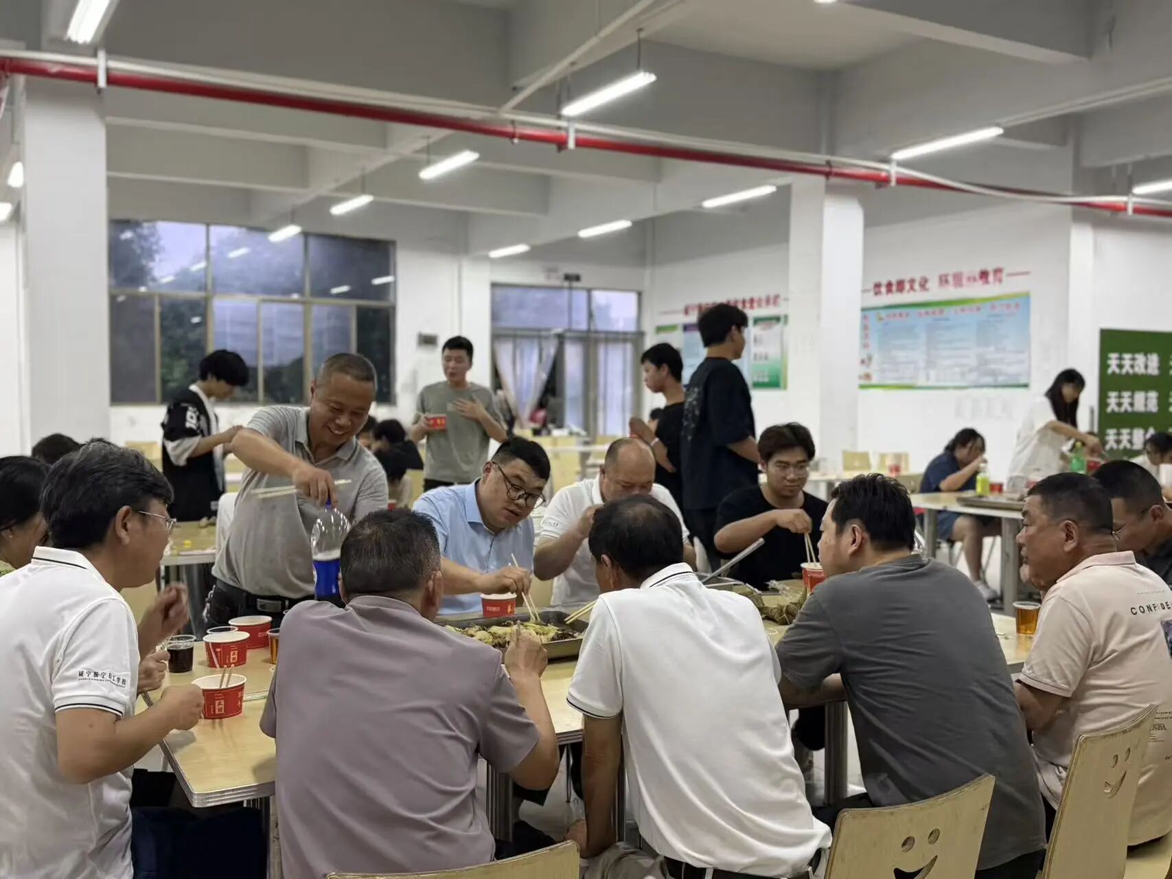 端午浓情，食味安康｜咸宁振宁技工学校师生牛头宴温情开席(图21)
